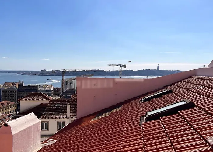 Monte Belvedere By Shiadu Lissabon